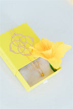 Kendra Scott Necklace & Large Arrangement